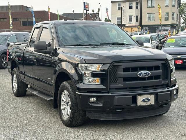 Photo of 2015 Tuxedo Black Metallic Ford F-150
