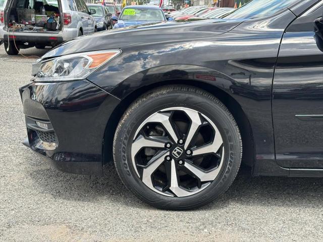 Photo of 2017 Crystal Black Pearl Honda Accord