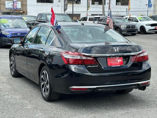 Photo of 2017 Crystal Black Pearl Honda Accord