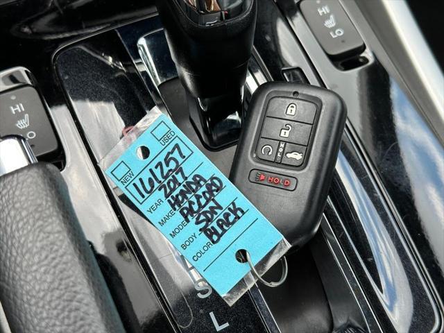 Photo of 2017 Crystal Black Pearl Honda Accord