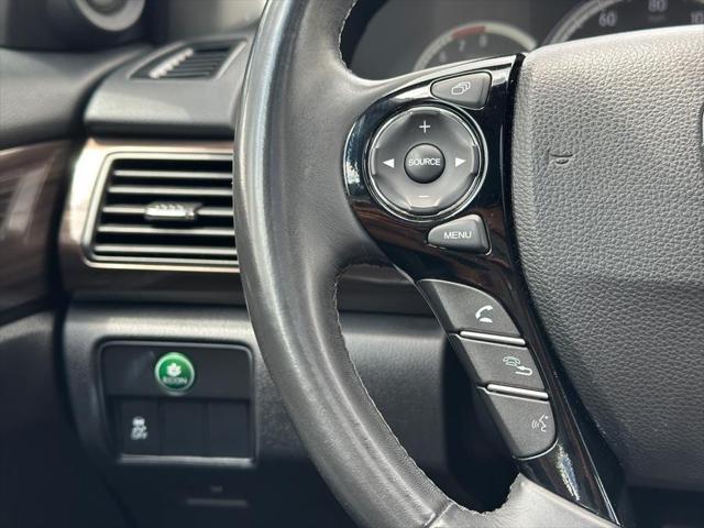 Photo of 2017 Crystal Black Pearl Honda Accord