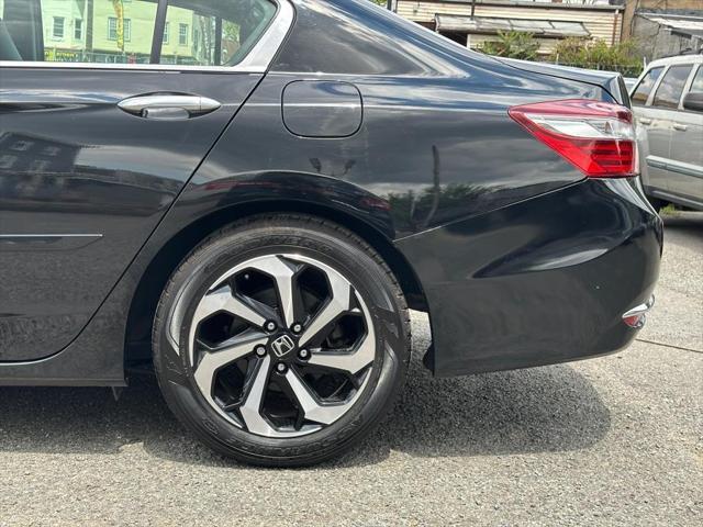 Photo of 2017 Crystal Black Pearl Honda Accord