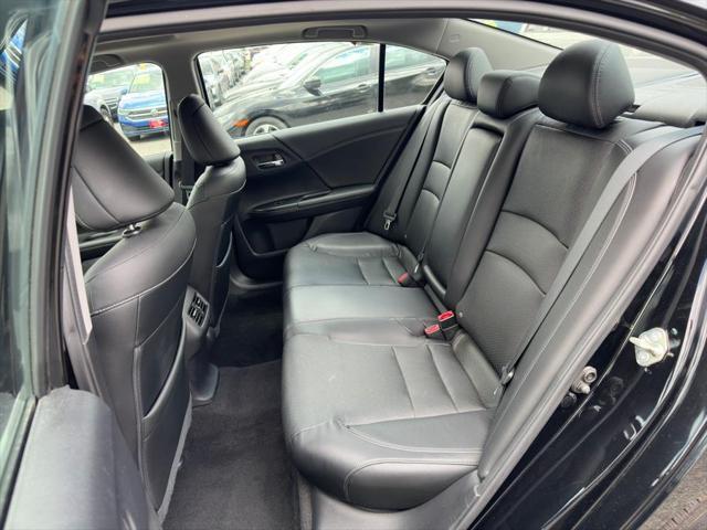 Photo of 2017 Crystal Black Pearl Honda Accord