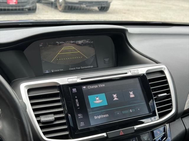 Photo of 2017 Crystal Black Pearl Honda Accord