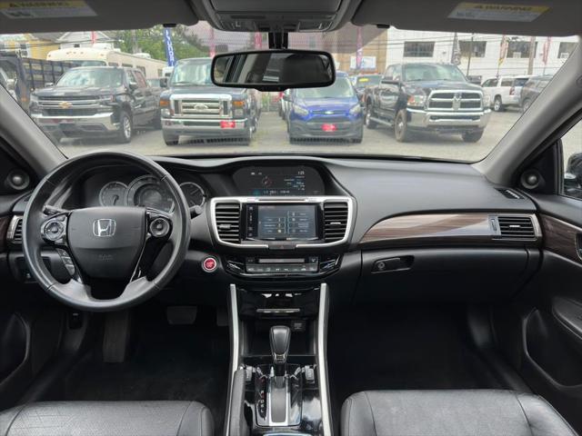 Photo of 2017 Crystal Black Pearl Honda Accord