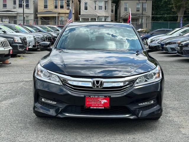 Photo of 2017 Crystal Black Pearl Honda Accord