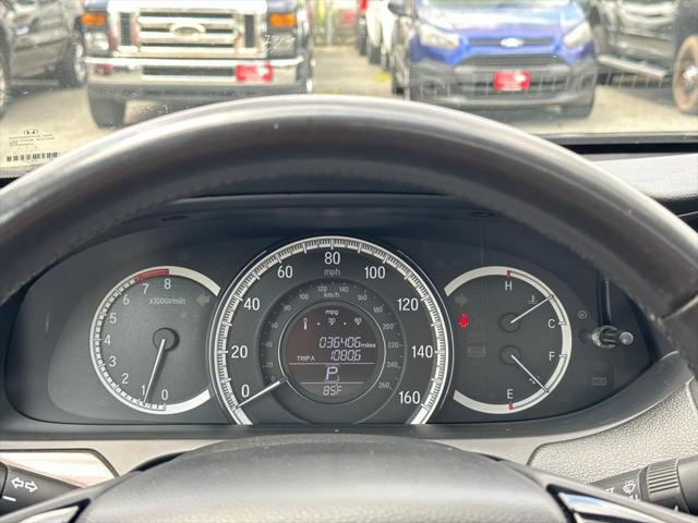 Photo of 2017 Crystal Black Pearl Honda Accord