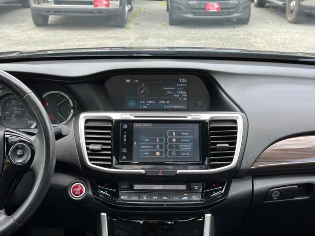 Photo of 2017 Crystal Black Pearl Honda Accord