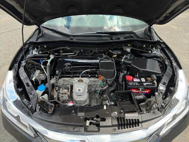 Photo of 2017 Crystal Black Pearl Honda Accord