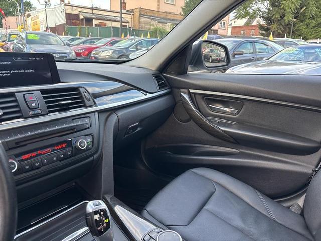 Photo of 2015 Mineral White Metallic BMW 335
