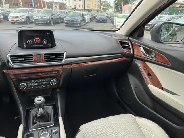 Photo of 2017 Jet Black Mica Mazda Mazda3