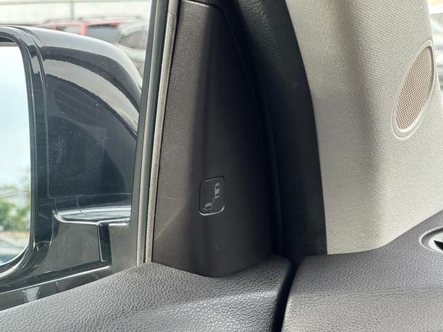 Photo of 2017 Crystal Black Pearl Acura MDX