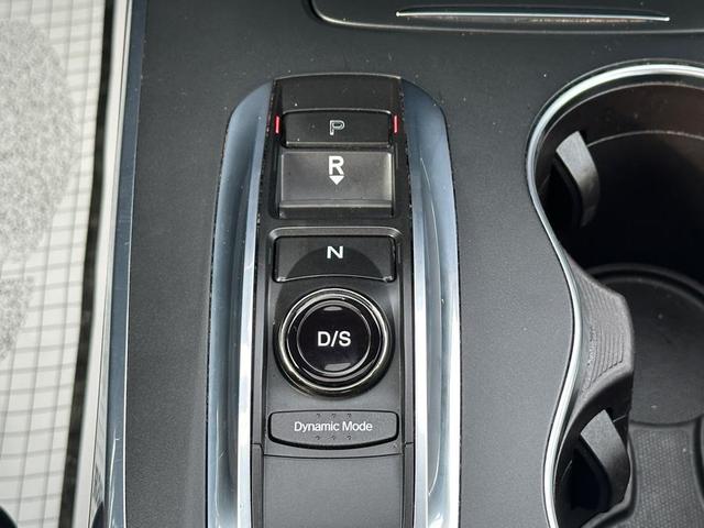 Photo of 2017 Crystal Black Pearl Acura MDX