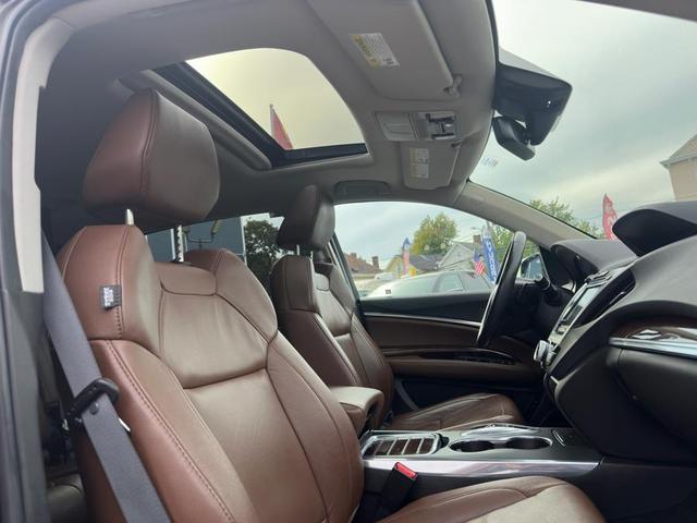 Photo of 2017 Crystal Black Pearl Acura MDX