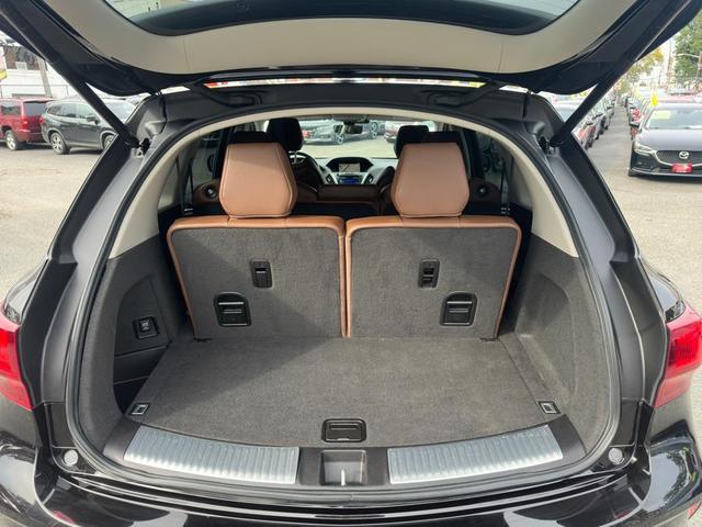 Photo of 2017 Crystal Black Pearl Acura MDX
