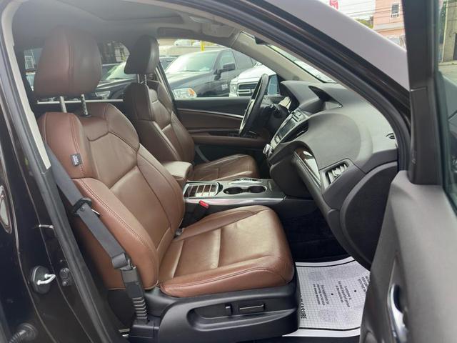 Photo of 2017 Crystal Black Pearl Acura MDX