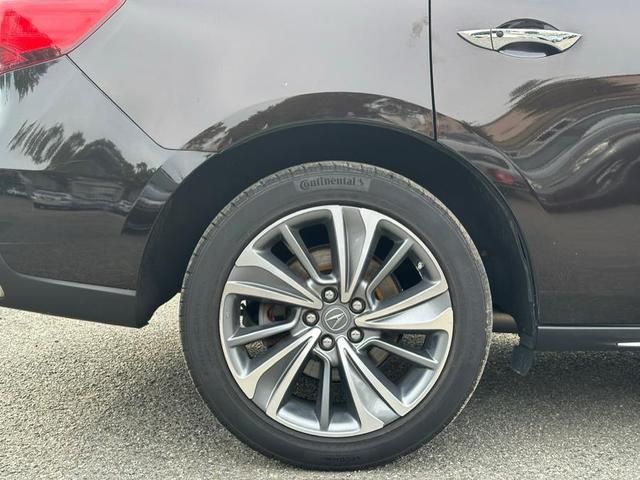 Photo of 2017 Crystal Black Pearl Acura MDX