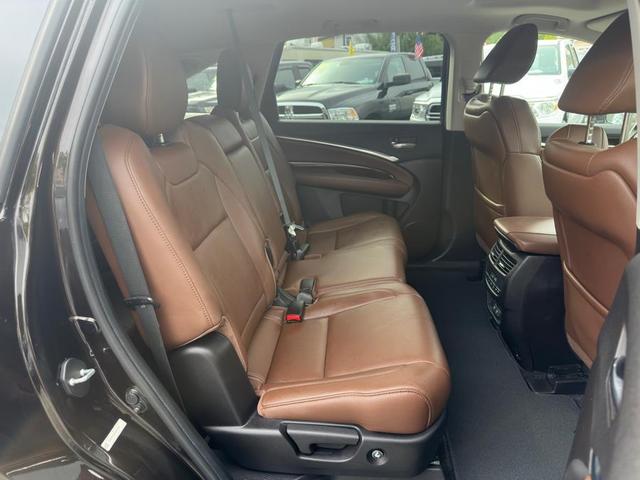 Photo of 2017 Crystal Black Pearl Acura MDX