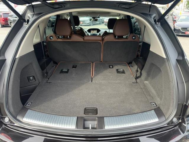 Photo of 2017 Crystal Black Pearl Acura MDX