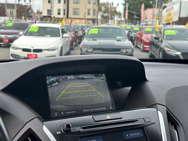 Photo of 2017 Crystal Black Pearl Acura MDX