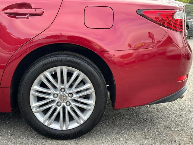 Photo of 2013 Matador Red Mica Lexus ES 350