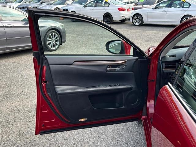 Photo of 2013 Matador Red Mica Lexus ES 350