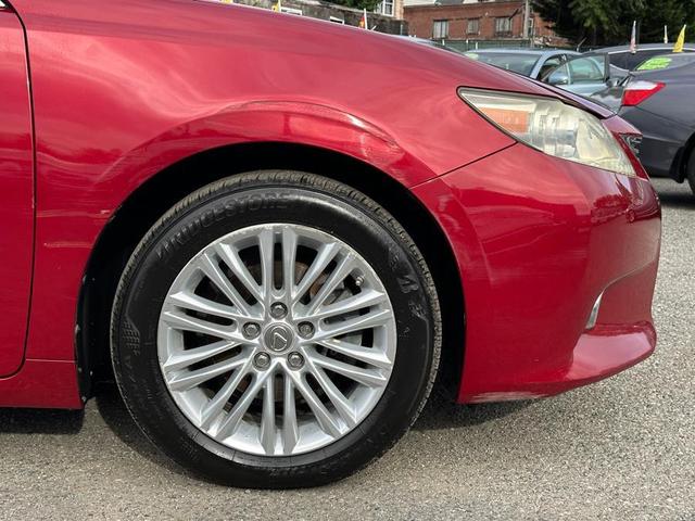 Photo of 2013 Matador Red Mica Lexus ES 350