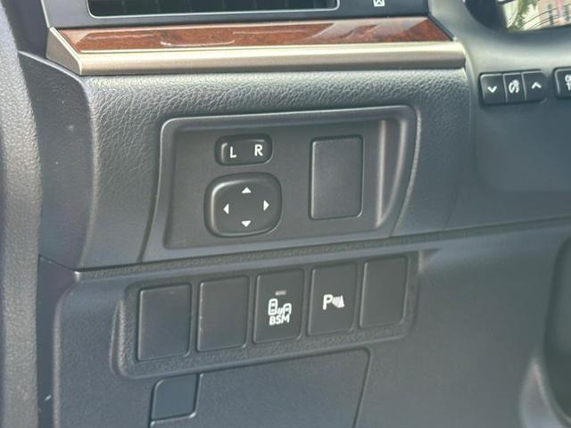 Photo of 2013 Matador Red Mica Lexus ES 350