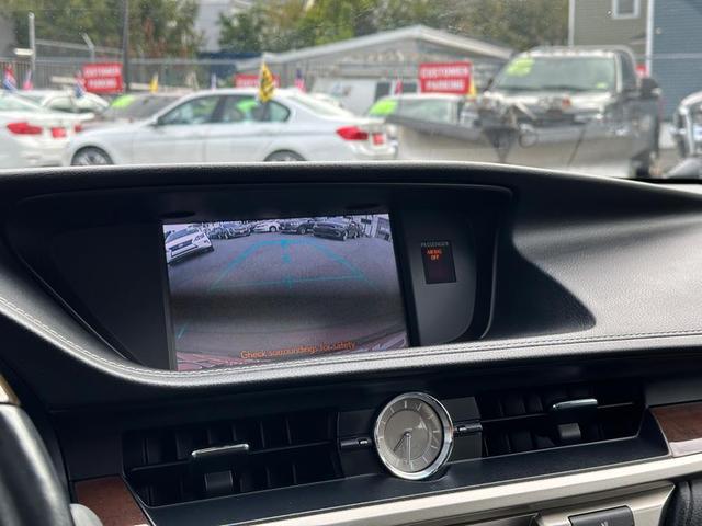 Photo of 2013 Matador Red Mica Lexus ES 350