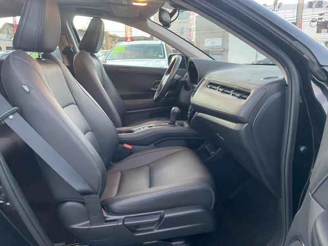 Photo of 2021 Crystal Black Pearl Honda HR-V
