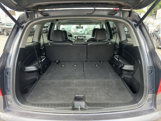 Photo of 2017 Modern Steel Metallic Honda Pilot