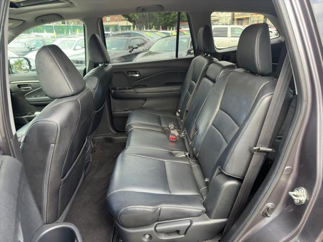Photo of 2017 Modern Steel Metallic Honda Pilot