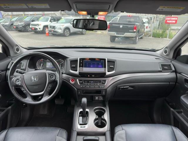 Photo of 2017 Modern Steel Metallic Honda Pilot
