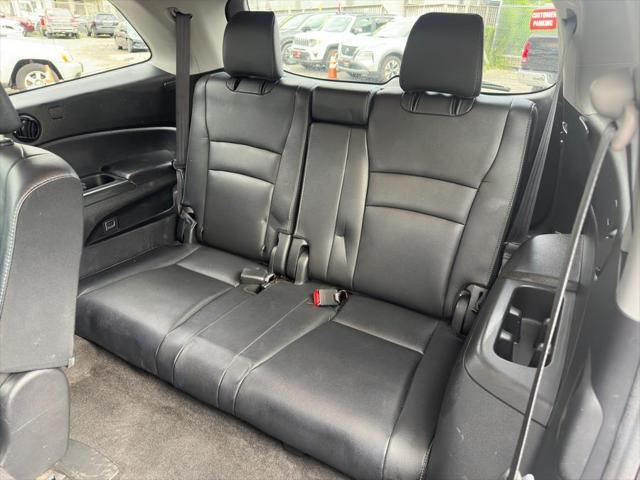Photo of 2017 Modern Steel Metallic Honda Pilot