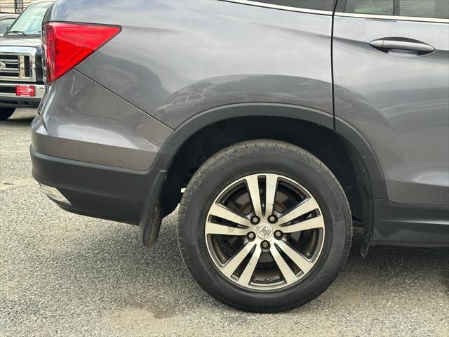 Photo of 2017 Modern Steel Metallic Honda Pilot