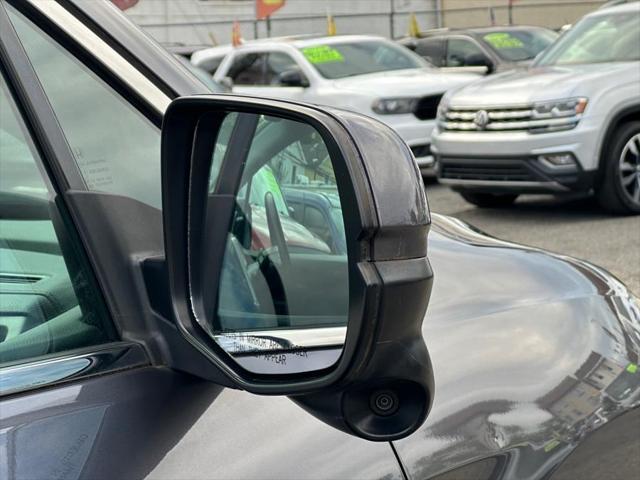 Photo of 2017 Modern Steel Metallic Honda Pilot
