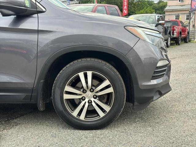 Photo of 2017 Modern Steel Metallic Honda Pilot