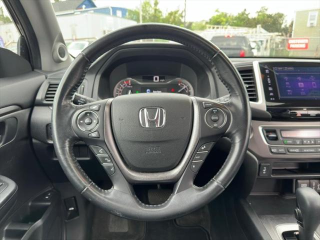 Photo of 2017 Modern Steel Metallic Honda Pilot