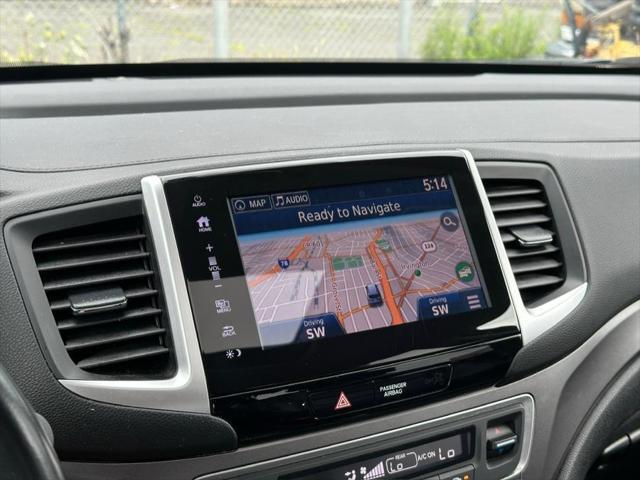Photo of 2017 Modern Steel Metallic Honda Pilot