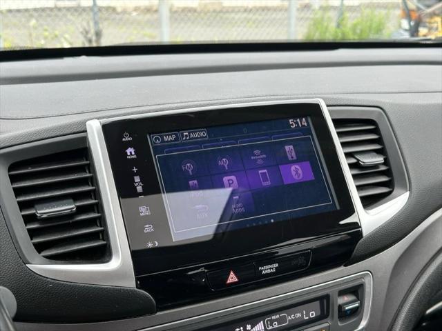 Photo of 2017 Modern Steel Metallic Honda Pilot