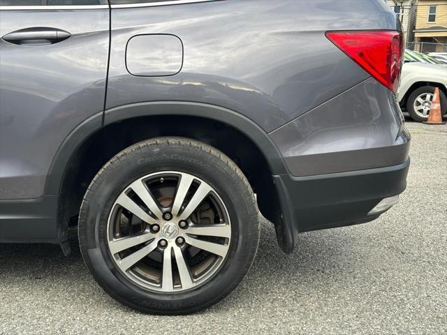 Photo of 2017 Modern Steel Metallic Honda Pilot