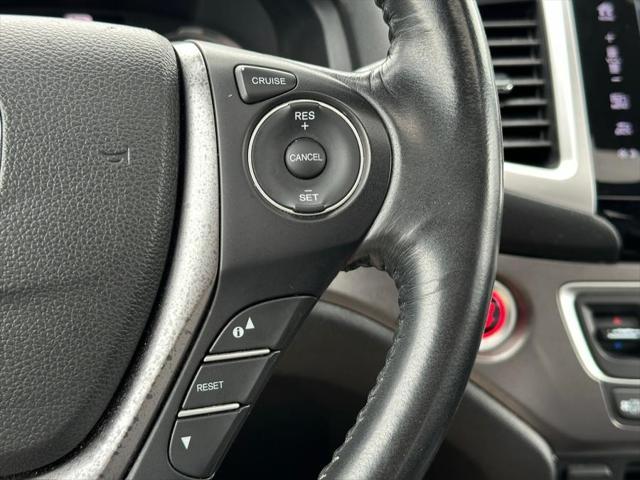 Photo of 2017 Modern Steel Metallic Honda Pilot