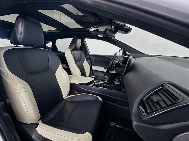 Photo of 2022 Eminent White Pearl Lexus NX 350h
