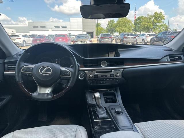 Photo of 2018 Eminent White Pearl Lexus ES 350