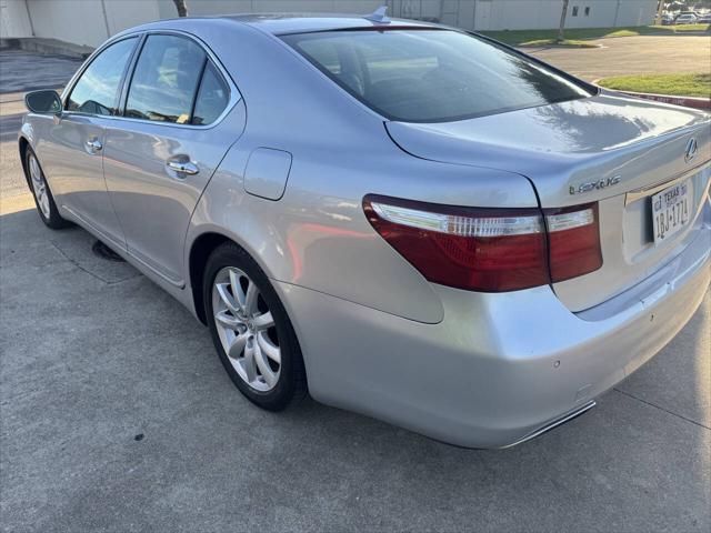 Photo of 2008 Mercury Metallic Lexus LS 460