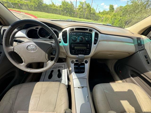 Photo of 2005 Champagne Toyota Highlander