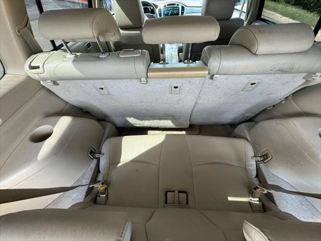 Photo of 2005 Champagne Toyota Highlander