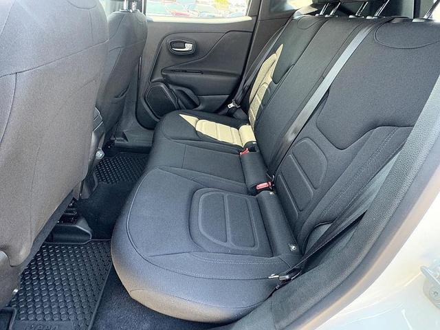 Photo of 2022 Alpine White Clearcoat Jeep Renegade