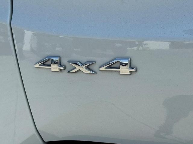 Photo of 2022 Alpine White Clearcoat Jeep Renegade