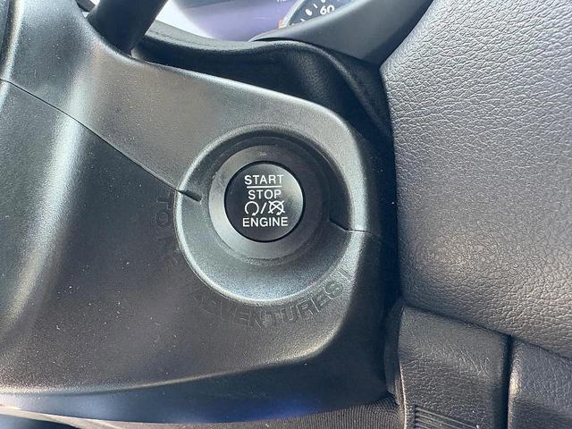 Photo of 2022 Alpine White Clearcoat Jeep Renegade
